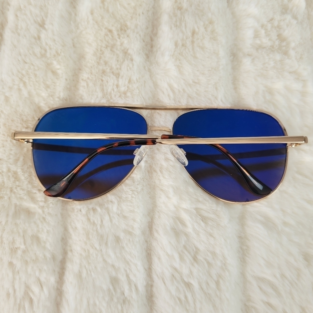 QUAY // ltd ed oversized aviators gold frames navy peach fade lenses - Picture 4 of 16